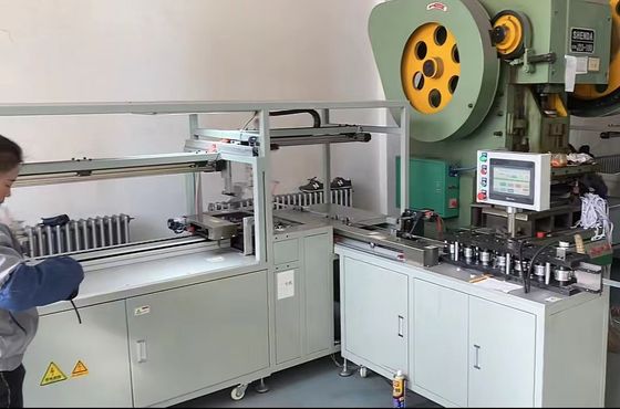 Machine à cadre de filtre à air personnalisable avec contrôle à écran tactile